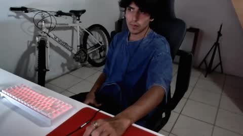 Snapshot of thieves_us chatting on 09/24/25, 05:44 thieves_us online show from 09/24/25, 05:44