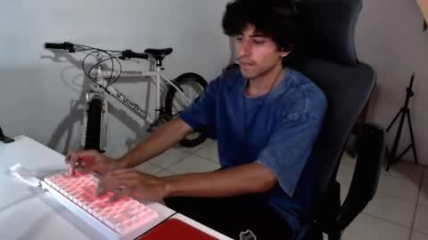 Snapshot of thieves_us chatting on 09/25/25, 05:22 thieves_us online show from 09/25/25, 05:22