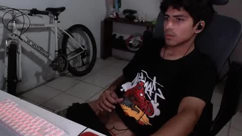 Snapshot of thieves_us chatting on 10/07/25, 12:08 thieves_us online show from 10/07/25, 12:08