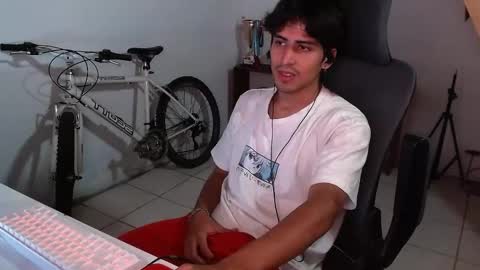 Snapshot of thieves_us chatting on 10/15/25, 06:35 thieves_us online show from 10/15/25, 06:35