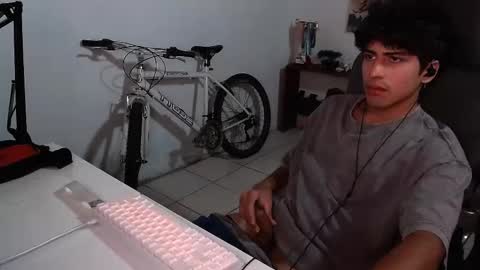 Snapshot of thieves_us chatting on 10/21/25, 05:52 thieves_us online show from 10/21/25, 05:52