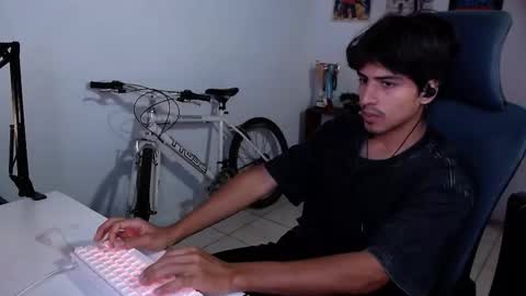 Snapshot of thieves_us chatting on 10/28/25, 05:48 thieves_us online show from 10/28/25, 05:48