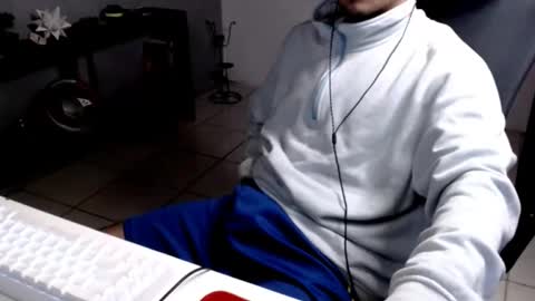 Snapshot of thieves_us chatting on 01/12/26, 12:43 thieves_us online show from 01/12/26, 12:43