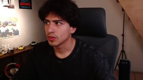 Snapshot of thieves_us chatting on 04/01/26, 07:00 thieves_us online show from 04/01/26, 07:00