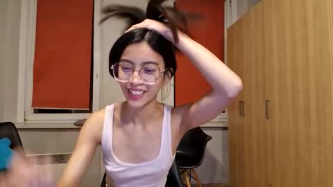 thifa2x online show from 12/17/25, 07:42