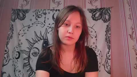 Snapshot of thighswithspikes chatting on 10/29/25, 07:43 thighswithspikes online show from 10/29/25, 07:43