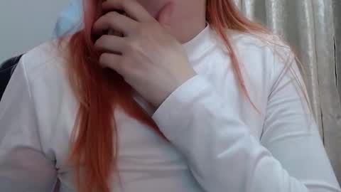 Snapshot of thin33 chatting on 11/27/25, 02:46 sara online show from 11/27/25, 02:46