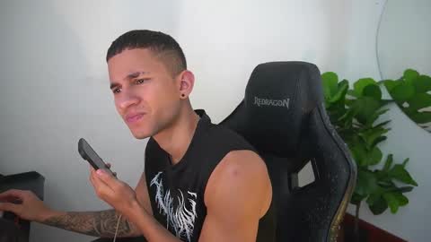 thin_tommy11 online show from 12/22/25, 07:22