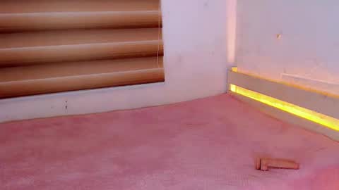 Snapshot of thinkoflaura chatting on 11/26/25, 10:44 LAURA online show from 11/26/25, 10:44