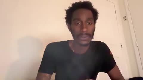 Snapshot of thirdlegkenny chatting on 11/18/25, 03:45 thirdlegkenny online show from 11/18/25, 03:45