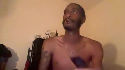 Snapshot of thirdlegkenny chatting on 12/15/25, 02:27 thirdlegkenny online show from 12/15/25, 02:27