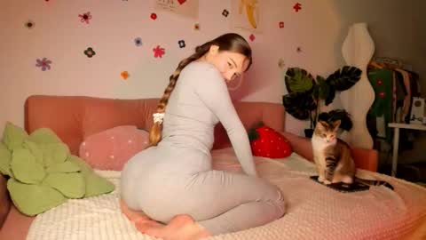 Amelia  shows on mondays fridays and sundays  if anything changes im giving updates on my fansly  online show from 09/26/25, 04:22