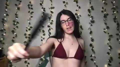 Snapshot of thistlefernsby chatting on 10/16/25, 03:51 thistlefernsby online show from 10/16/25, 03:51