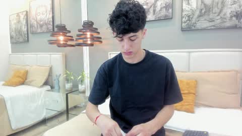 Snapshot of thom_ames chatting on 04/10/26, 11:15 Thom online show from 04/10/26, 11:15