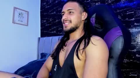 Snapshot of thomas__wayne chatting on 10/23/25, 07:40 Thomas online show from 10/23/25, 07:40