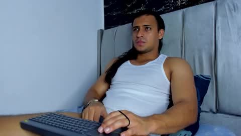 Snapshot of thomas__wayne chatting on 03/20/26, 10:31 Thomas online show from 03/20/26, 10:31