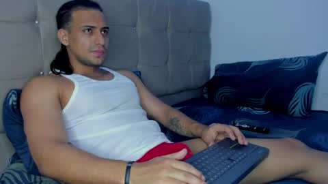 Snapshot of thomas__wayne chatting on 04/02/26, 01:25 Thomas online show from 04/02/26, 01:25