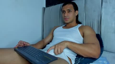 Snapshot of thomas__wayne chatting on 06/24/26, 11:09 Thomas online show from 06/24/26, 11:09