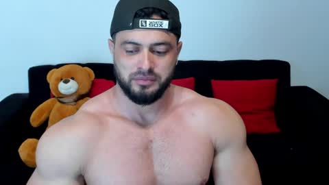 Snapshot of thomas_brandon chatting on 01/18/25, 06:03 Thomas Brandon online show from 01/18/25, 06:03