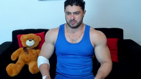 Snapshot of thomas_brandon chatting on 01/25/25, 01:32 Thomas Brandon online show from 01/25/25, 01:32