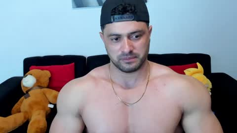 Snapshot of thomas_brandon chatting on 02/01/25, 07:05 Thomas Brandon online show from 02/01/25, 07:05