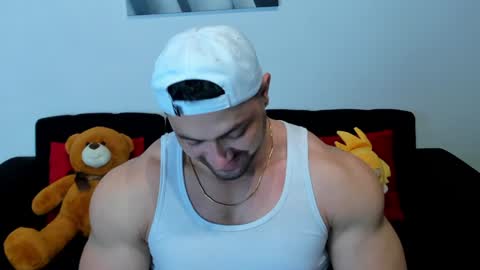 Snapshot of thomas_brandon chatting on 02/02/25, 02:06 Thomas Brandon online show from 02/02/25, 02:06