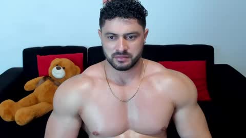 Snapshot of thomas_brandon chatting on 02/24/25, 03:33 Thomas Brandon online show from 02/24/25, 03:33