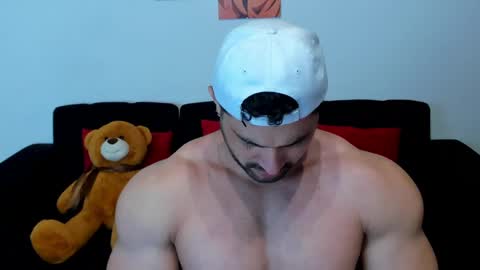 Snapshot of thomas_brandon chatting on 03/03/25, 05:31 Thomas Brandon online show from 03/03/25, 05:31