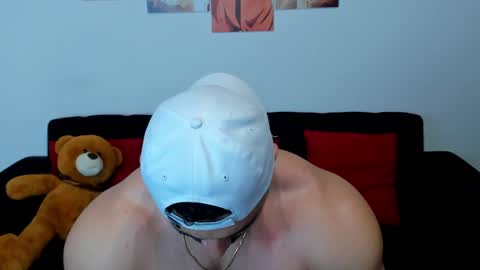 Snapshot of thomas_brandon chatting on 03/04/25, 04:17 Thomas Brandon online show from 03/04/25, 04:17