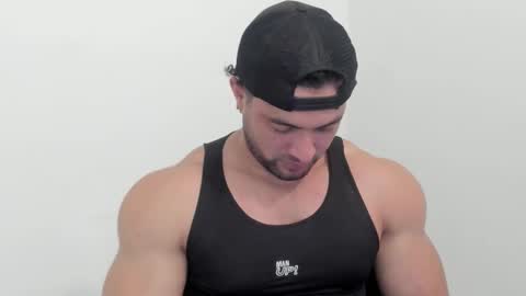 Snapshot of thomas_brandon chatting on 11/09/25, 04:00 Thomas Brandon online show from 11/09/25, 04:00