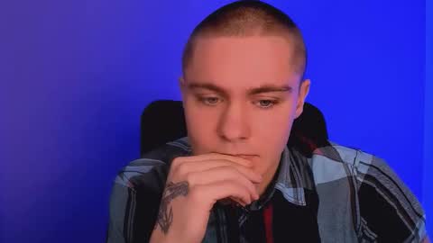 thomas_crow online show from 11/19/25, 09:53