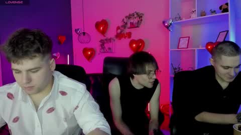 thomas_crow online show from 02/15/26, 09:41