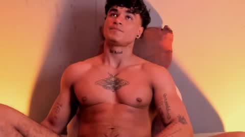 Snapshot of thomas_fit1 chatting on 01/01/25, 03:23 Thomas 3 JUST STAY AND BE MY LAST LOVE online show from 01/01/25, 03:23