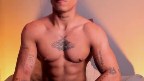 Snapshot of thomas_fit1 chatting on 01/02/25, 03:58 Thomas 3 JUST STAY AND BE MY LAST LOVE online show from 01/02/25, 03:58