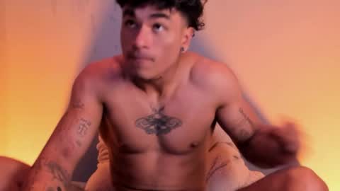 Snapshot of thomas_fit1 chatting on 01/02/25, 04:46 Thomas 3 JUST STAY AND BE MY LAST LOVE online show from 01/02/25, 04:46