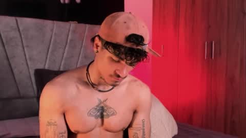 Snapshot of thomas_fit1 chatting on 09/23/25, 05:27 Thomas 3 JUST STAY AND BE MY LAST LOVE online show from 09/23/25, 05:27