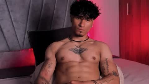 Snapshot of thomas_fit1 chatting on 10/04/25, 02:31 Thomas 3 JUST STAY AND BE MY LAST LOVE online show from 10/04/25, 02:31