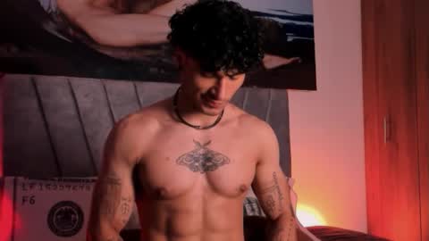 Snapshot of thomas_fit1 chatting on 11/01/25, 01:29 Thomas 3 JUST STAY AND BE MY LAST LOVE online show from 11/01/25, 01:29