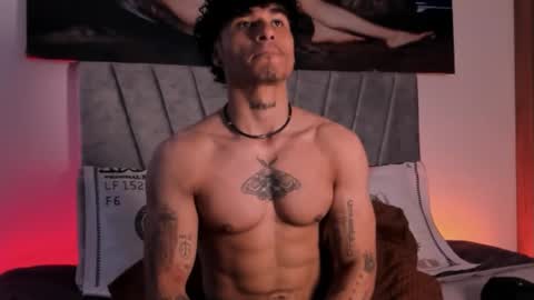 Snapshot of thomas_fit1 chatting on 11/08/25, 05:01 Thomas 3 JUST STAY AND BE MY LAST LOVE online show from 11/08/25, 05:01