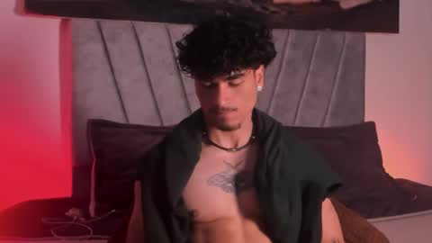 Snapshot of thomas_fit1 chatting on 11/25/25, 07:03 Thomas 3 JUST STAY AND BE MY LAST LOVE online show from 11/25/25, 07:03