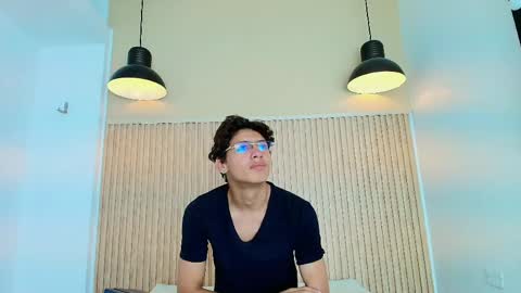 Snapshot of thomas_harriss chatting on 04/22/26, 09:27 thomas online show from 04/22/26, 09:27