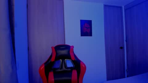 Snapshot of thomas_latin_boy chatting on 09/12/25, 02:44 Thomas online show from 09/12/25, 02:44