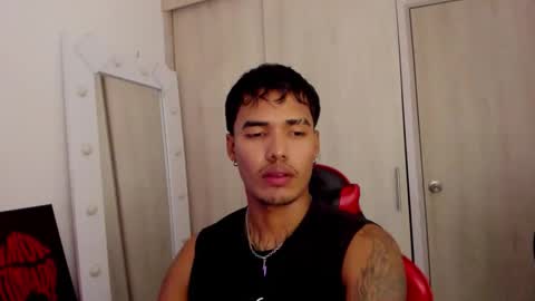 Snapshot of thomas_latin_boy chatting on 02/20/26, 02:30 Thomas online show from 02/20/26, 02:30