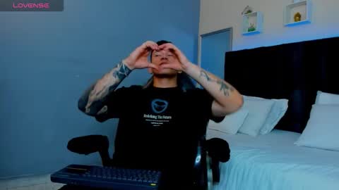 Thomas online show from 11/20/25, 01:00