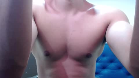 Snapshot of thomas_neuman chatting on 01/27/25, 03:50 Thomas online show from 01/27/25, 03:50