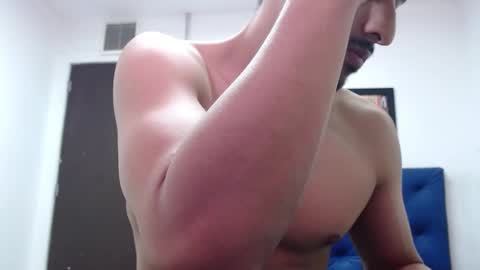 Snapshot of thomas_neuman chatting on 02/22/25, 08:09 Thomas online show from 02/22/25, 08:09