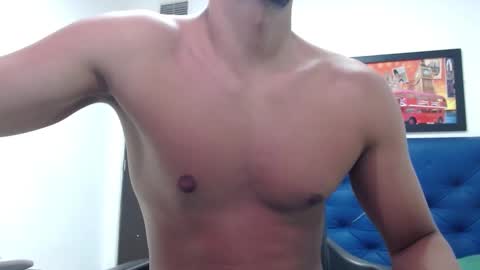 Snapshot of thomas_neuman chatting on 03/12/25, 07:49 Thomas online show from 03/12/25, 07:49