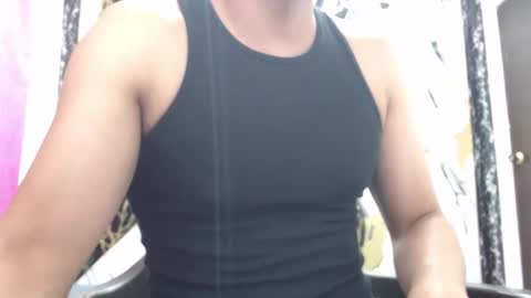 Snapshot of thomas_neuman chatting on 04/06/26, 09:05 Thomas online show from 04/06/26, 09:05