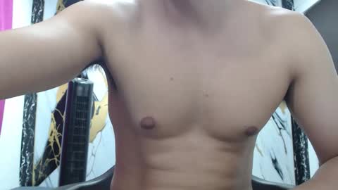 Snapshot of thomas_neuman chatting on 04/07/26, 08:20 Thomas online show from 04/07/26, 08:20