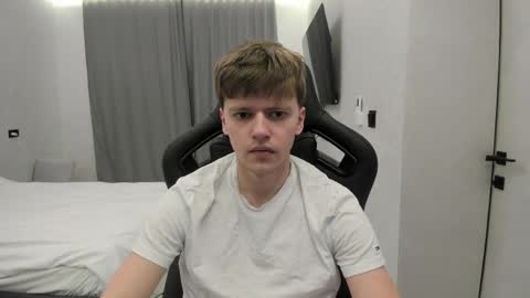 Snapshot of thomas_shelbivip chatting on 03/26/26, 08:03 Tomas online show from 03/26/26, 08:03